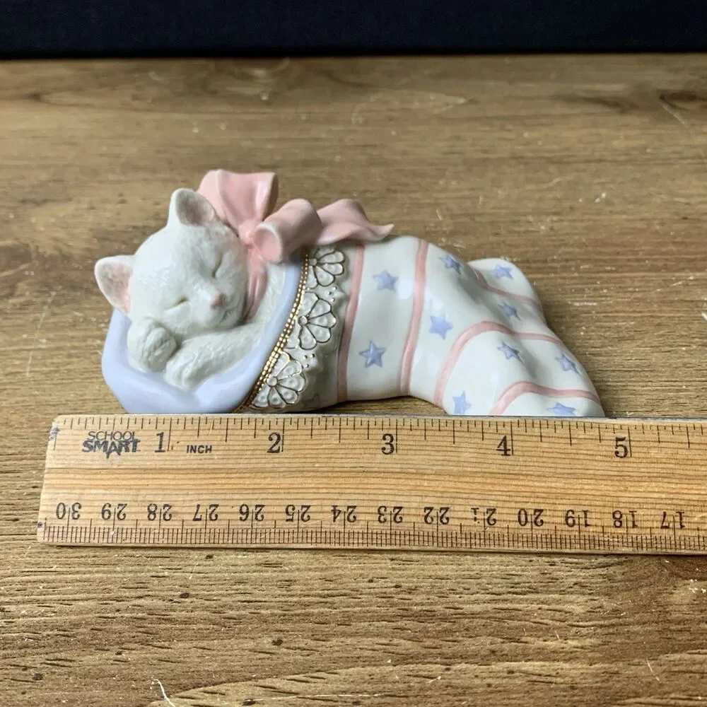 CHRISTMAS DREAMS by Lenox Porcelain Kitten in Christmas Stocking 24kt Gold Trim